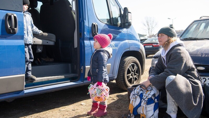 Drei Tage lang war Familie Melnitschuk von Kiew nach Straubing unterwegs. "Schlaf und Wasser - das ist alles, was man danach will", sagt Larissa Melnitschuk.