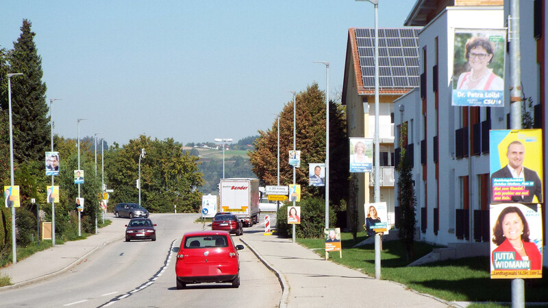 Ein "Plakatwildwuchs" wie hier in der Höller Straße in Dingolfing bei der letzten Landtagswahl soll in der Gemeinde vermieden werden.