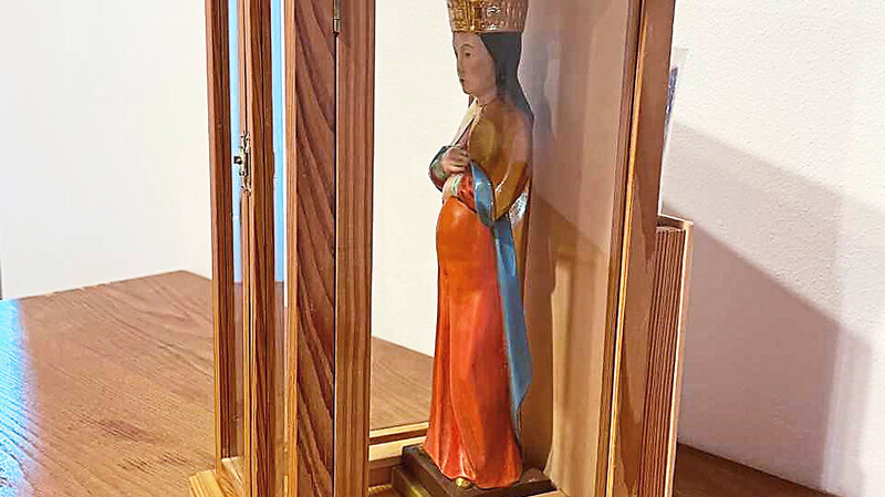 In der Pfarreiengemeinschaft Schwarzach/Perasdorf wandert diese Madonna von Haus zu Haus.
