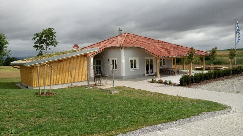 Mit viel Eigenleistung entstand in Petzkofen ein schmuckes Dorfgemeinschaftshaus.