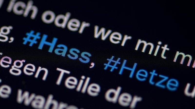 Nach der Tötung von zwei Polizisten geht Rheinland-Pfalz gegen Hass und Hetze im Internet vor.