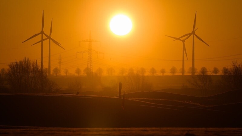 Die EU-Kommission plant einen "Pakt für erneuerbare Energien", um die Gasnutzung zu reduzieren und den Ausbau von Solarenergie, Wind- und Wasserkraft anzukurbeln.