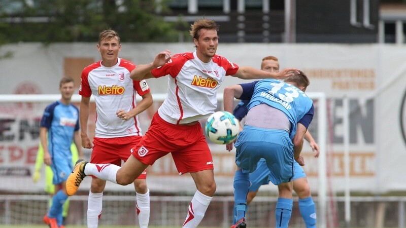 Asger Sörensen spielt in der kommenden Saison für Jahn Regensburg. Beim Zweitliga-Aufsteiger will der Innenverteidiger Spielpraxis sammeln.