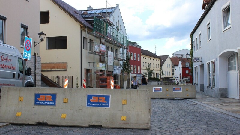 Die Betonbarrieren in der Mönchshof- und in der Linprunstraße sind heuer neu - eine Reaktion auf die allgemeine Sicherheitslage