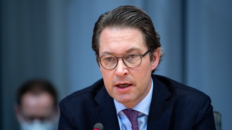 Andreas Scheuer muss noch der Opposition im U-Ausschuss noch einmal Frage und Antwort stehen.