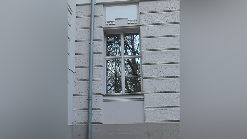 Aus diesem Fenster des Regensburger Amtsgerichts gelang dem verurteilten Mörder die Flucht.