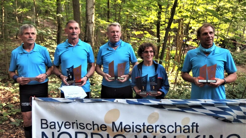 Die erfolgreichen Athleten vom Team City Fit-Sport Ferstl mit den bayerischen Meistern Helmut Schneider, Günther Graml, Alois Ferstl, Sigrid Schulz sowie Max Kinskofer.