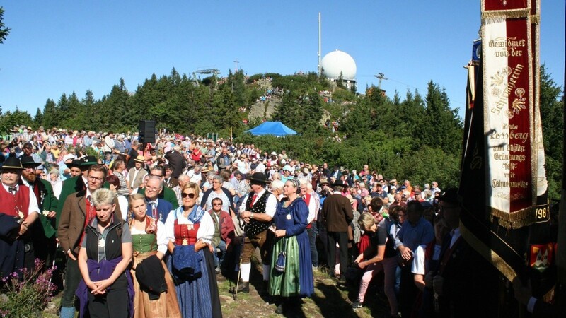 Im vergangenen Jahr kamen gut 10 000 Besucher zur Arberkirchweih auf den Gipfel des Großen Arber.