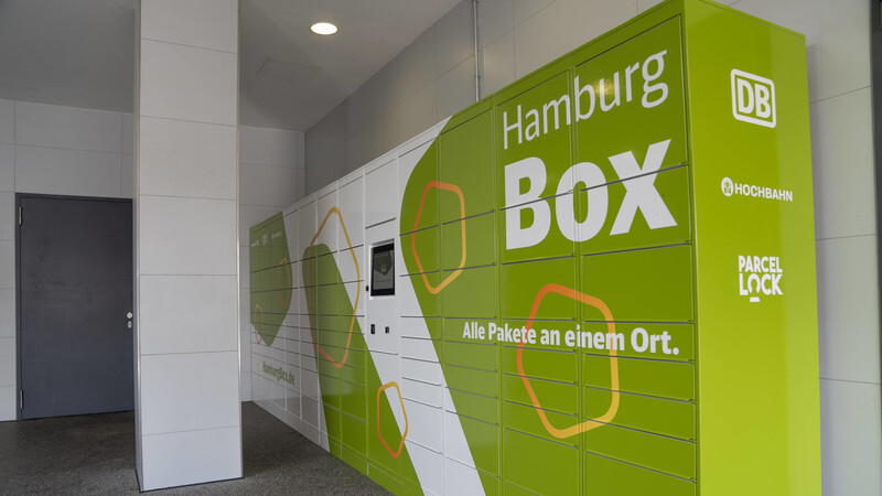 In Hamburg gibt es Stationen, wo alle Pakete hingeliefert werden.