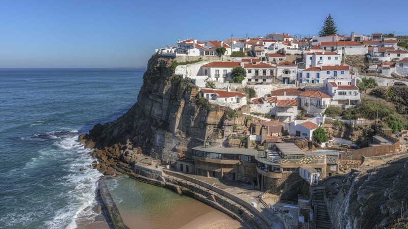 Malerisch: Azenhas do Mar in Portugal.