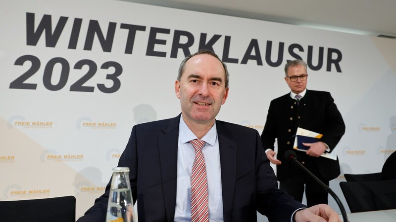 Parteichef Hubert Aiwanger und Fraktionschef Florian Streibl (r.) sehen die Freien Wähler zum Auftakt des Wahljahres gestärkt.