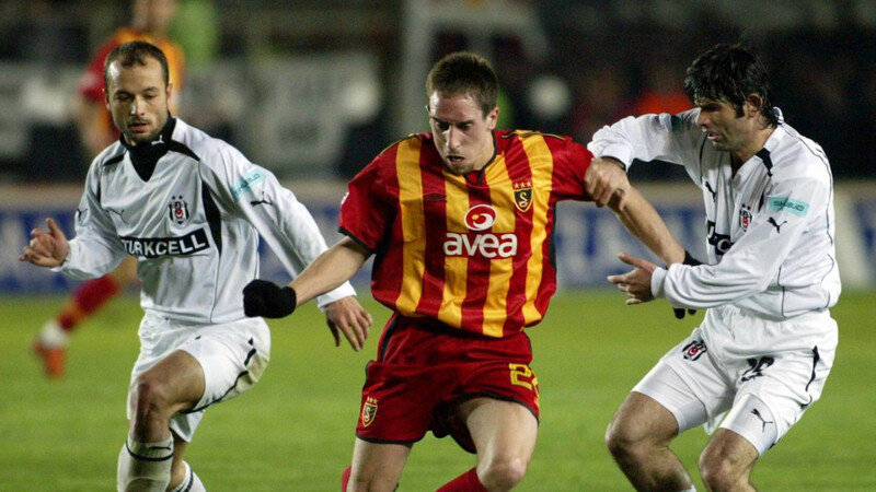 Franck Ribéry (m.) im Jahr 2005 im Trikot von Galatasaray Istanbul.