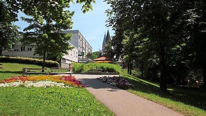 Seniorenheim, Klostergarten und ein kleiner Teil des Stadtparks werden zum Freigelände des Begegnungszentrums Sankt Michael.
