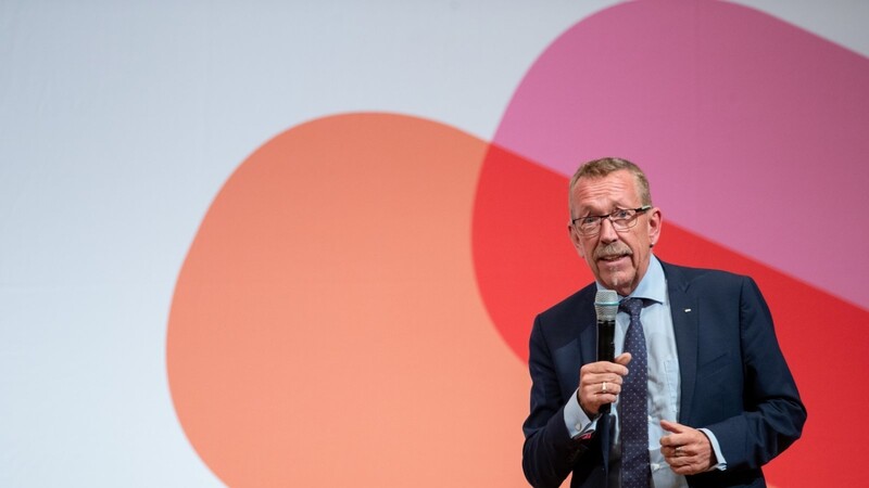 Karl-Heinz Brunner hat heute morgen seinen Rückzug aus dem Rennen um den SPD-Vorsitz bekannt gegeben.