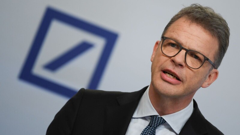 Christian Sewing, Vorstandsvorsitzender der Deutschen Bank, während der Jahresmedienkonferenz in der Zentrale der Bank.