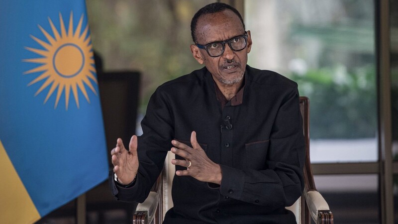 Der ruandische Präsident Paul Kagame regiert mit harter Hand. Frauen gesteht er aber viel Macht zu. Warum?