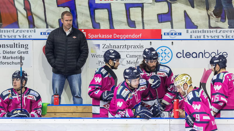 Ein Wochenende zum Vergessen: Cheftrainer John Sicinski und der Deggendorfer SC mussten zwei Niederlagen hinnehmen.