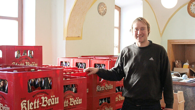 Otto Kienberger ist Inhaber und Braumeister von Klett-Bräu in Konzell. Seinen Betrieb sieht er auch dank der neuen Flaschenreinigungsmaschine gut für die Zukunft aufgestellt.