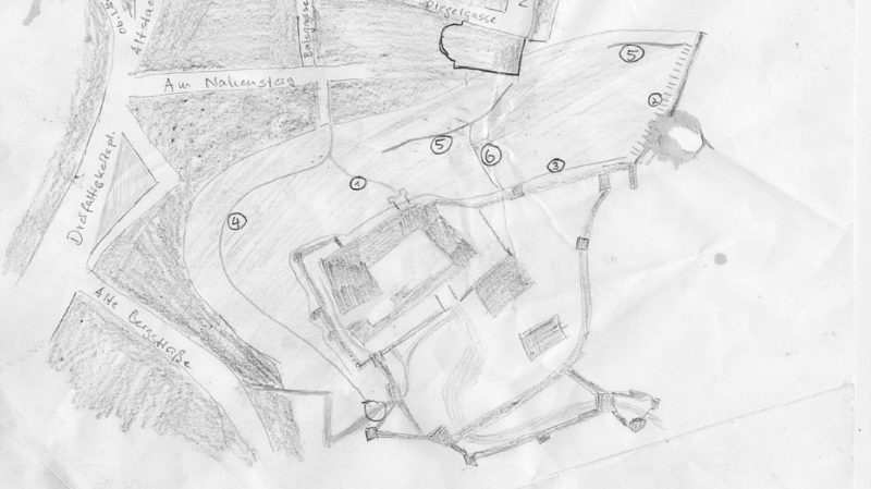 Die von einem LZ-Leser gestaltete Karte zeigt verschiedene Wege zur Burg: Weg Nr. 1 führt sehr steil direkt hinauf zur Nordostec