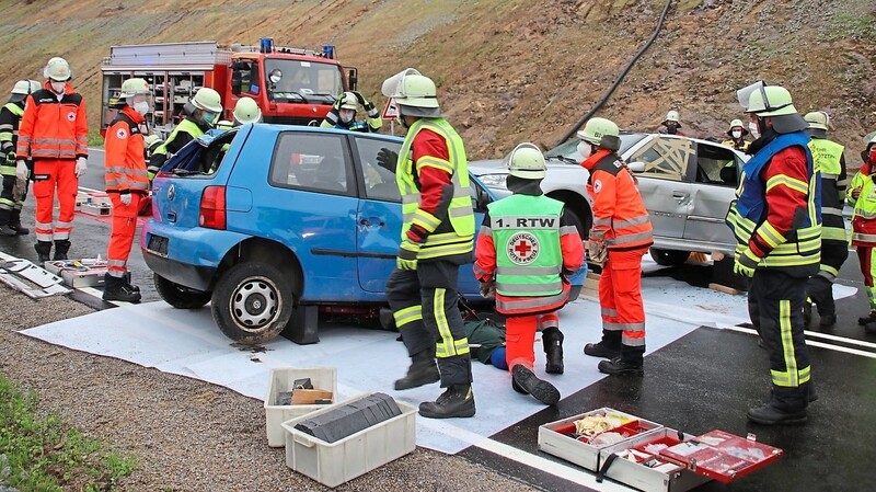 Die gute Kommunikation der Rettungskräfte war einer der Punkte, die zu dem guten Übungsergebnis führten.