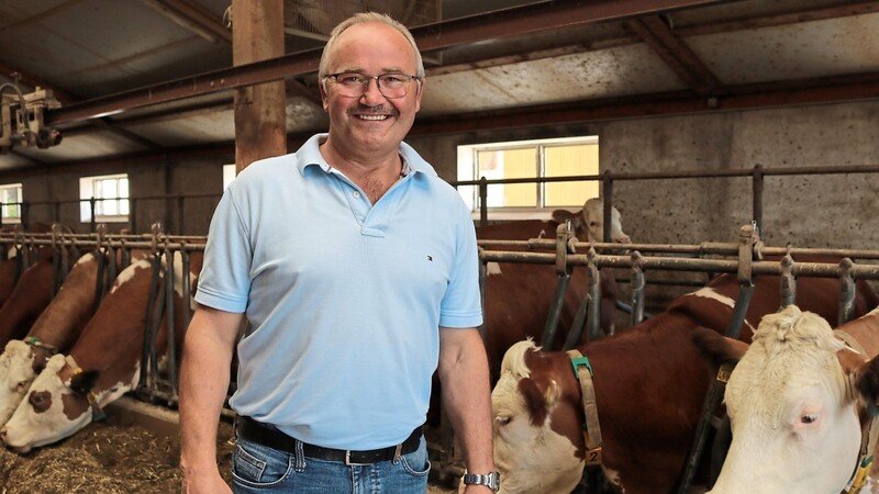 Franz Holzapfel ist der neue Kreisobmann des Bayerischen Bauernverbandes. 4 000 Mitglieder zählt der Verband im Landkreis Cham. Der Kreisobmann will vor allem den Dialog mit den Verbrauchern suchen und über die Belange seines Berufsstandes informieren.