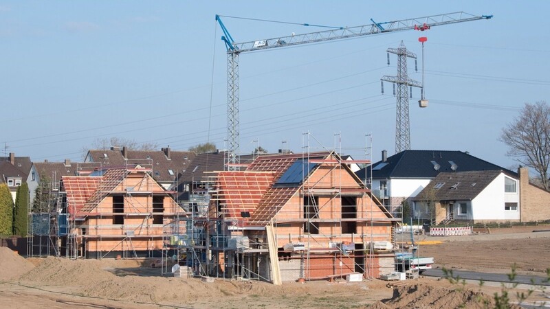 Trotz Corona-Krise nimmt der Trend zum Wohneigentum zu. Immer mehr Menschen wollen ein Eigenheim bauen.