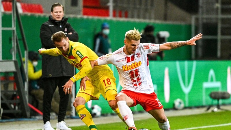Nach dem Sieg gegen Köln stehen Erik Wekesser (rechts) und der SSV Jahn im Viertelfinale des DFB-Pokals.