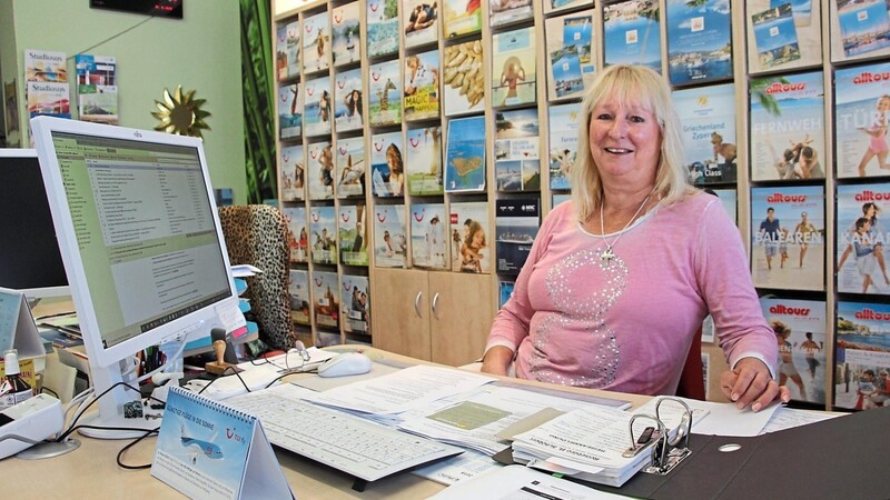 Heidi Schöberl betreibt seit 33 Jahren ein Reisebüro in der Marktstraße. Eine Krise wie die durch Corona verursachte hat sie noch nie erlebt.