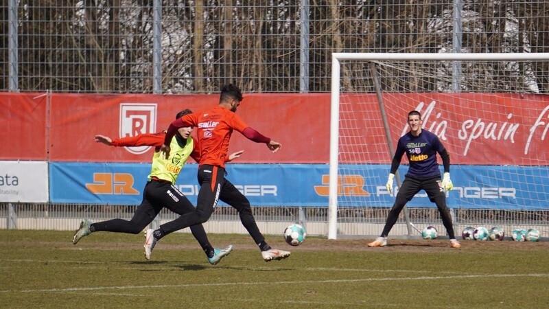 Der SSV Jahn Regensburg bereitet sich in der Länderspielpause auf das bevorstehende Testspiel gegen Wacker Innsbruck vor.