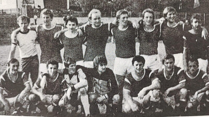 1979 gelang dem FC Furth der Aufstieg in die Bezirksliga Nord, hier war Herbert Weiß Vorsitzender und Trainer (stehend, links).