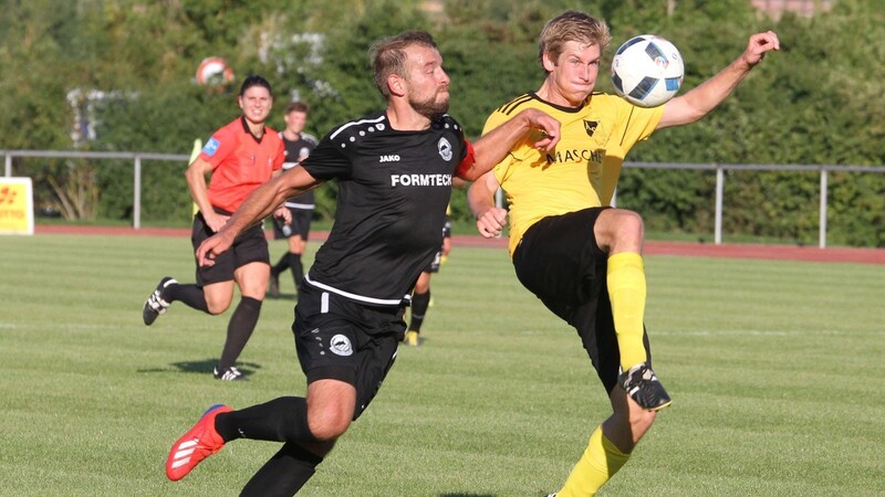 Der TSV Bogen um Kapitän Nikola Zeba (links) musste sich in Burglengenfeld geschlagen geben.