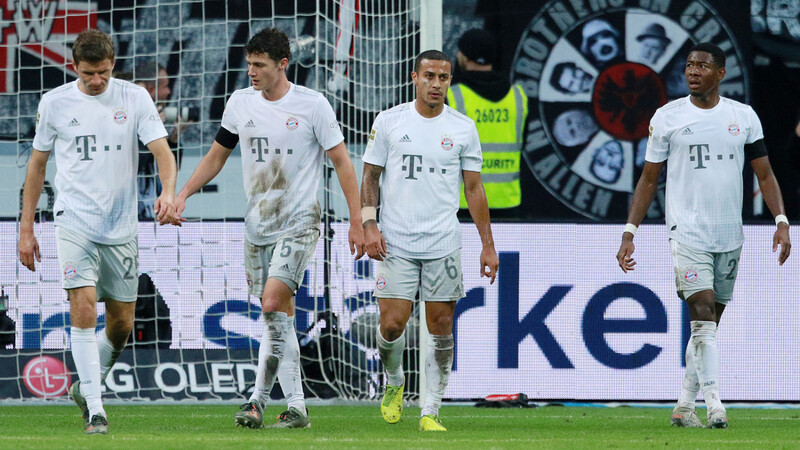 Völlig von der Rolle: Der FC Bayern verliert bei Eintracht Frankfurt mit 1:5.