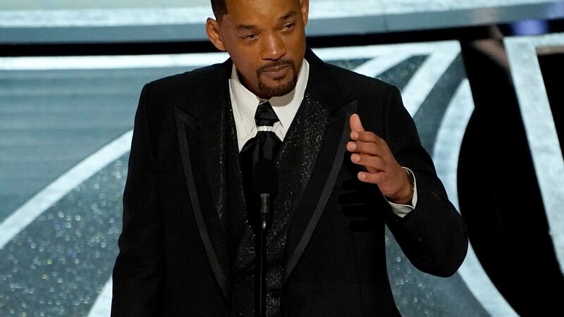Will Smith weint, als er den Preis als bester Schauspieler für seine Rolle in dem Film "King Richard" entgegennimmt. Nach dem Ohrfeigen-Eklat bei den Academy Awards wird Smith nun bis 2032 von Oscar-Verleihungen und anderen Academy-Events ausgeschlossen.