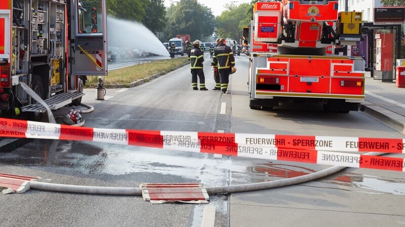 Wegen eines Gaslecks hat die Feuerwehr am Donnerstag in Geisenhausen ausrücken müssen. (Symbolbild)