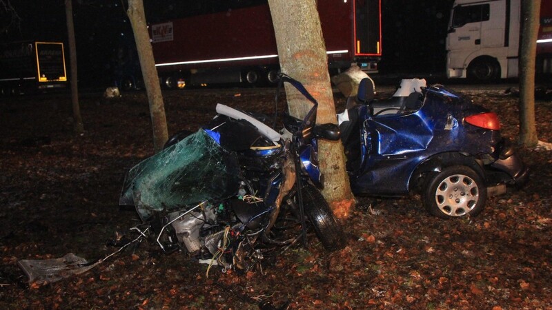 Auf der A3 bei Beratzhausen kam am späten Donnerstagabend ein Autofahrer ums Leben.