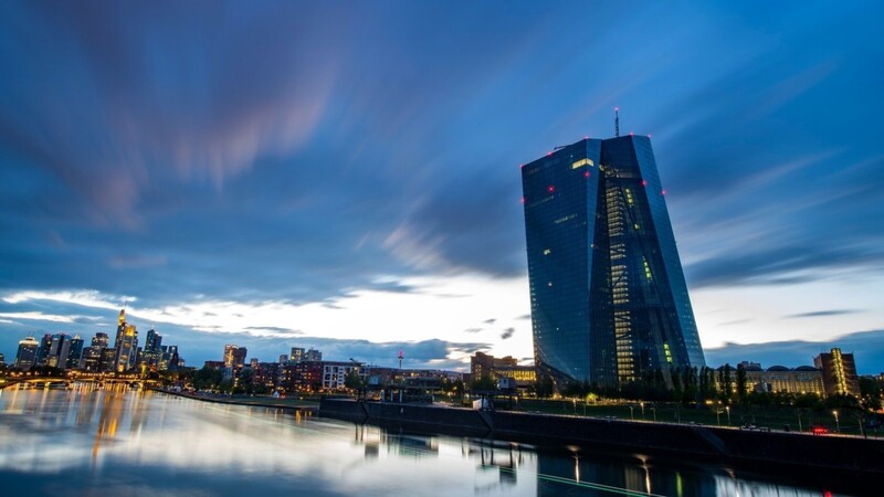 Die Europäische Zentralbank in Frankfurt. Ziel der EZB ist eigentlich eine Teuerungsrate von zwei Prozent. In den vergangenen Monaten hatten die Verbraucherpreise aber angezogen..