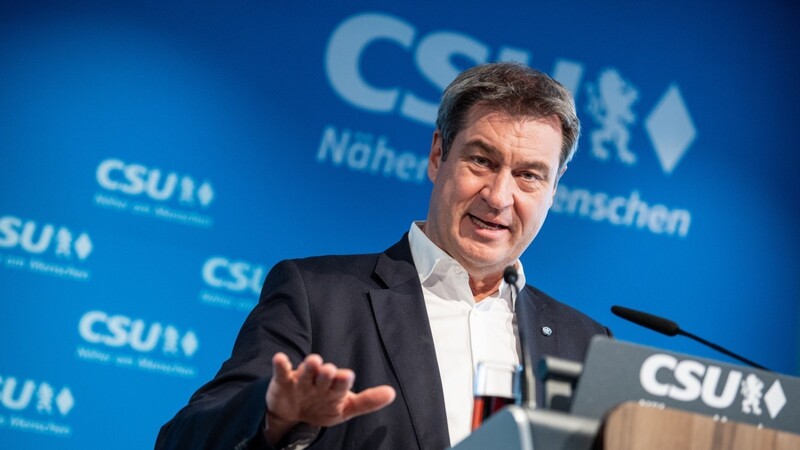 Bayerns Ministerpräsident Markus Söder wird vorgehalten, zum einen für Corona-Lockerungen zu sein, zum anderen für eine Verlängerung des Lockdowns.