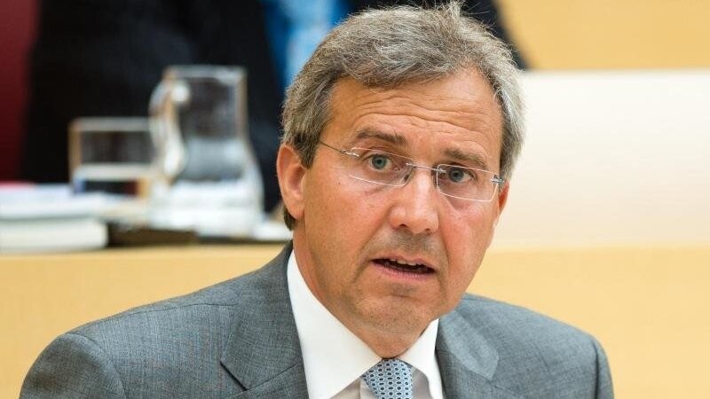 Franz Rieger, CSU-Abgeordneter, spricht im bayerischen Landtag.