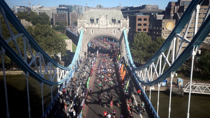 Normalität ist eingekehrt ins Alltagsleben der Briten. Beim London-Marathon etwa gab es keinerlei Corona-Beschränkungen.