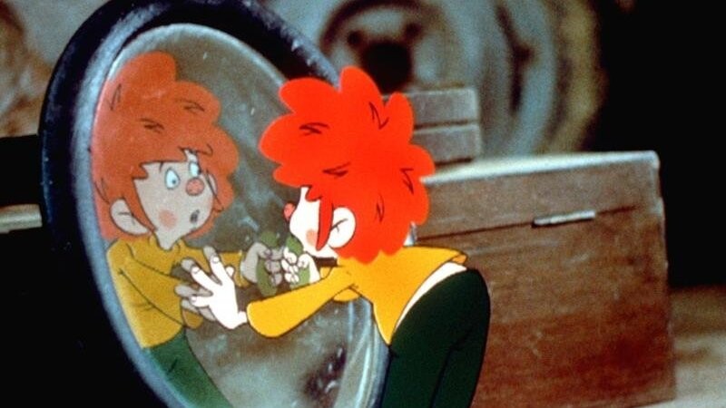 Die Zeichentrickfigur "Pumuckl" schaut in einen Spiegel. Foto: ARD/Archiv