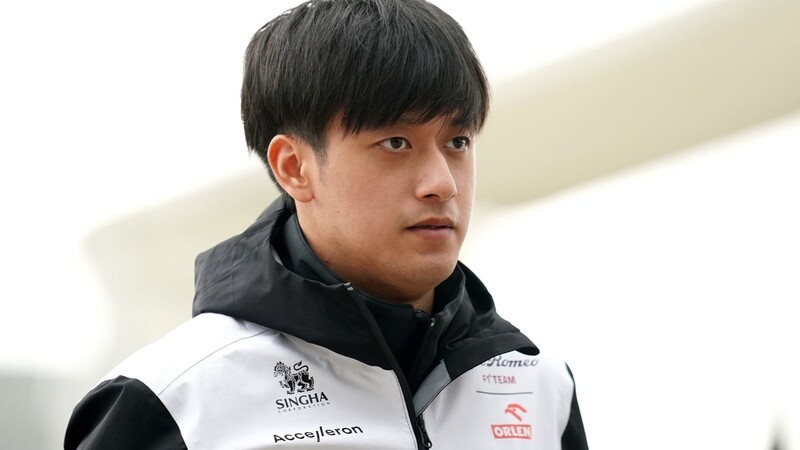 Hat den schweren Unfall in Silverstone wohl ohne schwere Verletzungen überstanden: Guanyu Zhou vom Team Alfa Romeo.