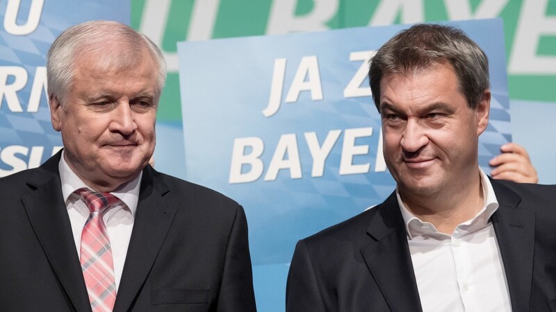 Noch-CSU-Parteivorsitzender Horst Seehofer (links) und sein designierter Nachfolger Markus Söder.