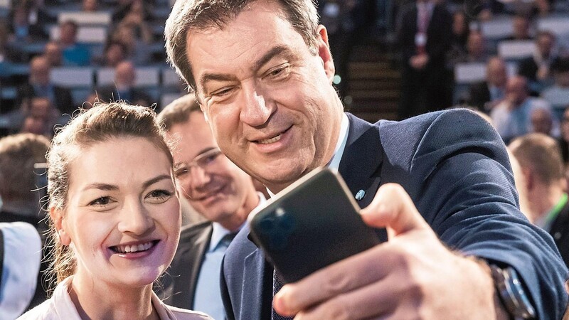 Bitte lächeln: Judith Gerlach ist Markus Söders Frau fürs Digitale. Die 36-jährige bayerische Digitalministerin gilt als fleißig, doch das Ministerium krankt an Konstruktionsfehlern, sagen Kritiker.