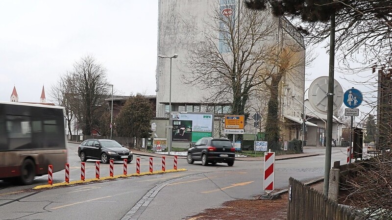 An den Kreuzungen an der Thalbacher- und Bahnhofstraße sowie an der Münchener und Westerbergstraße war es immer wieder zu Unfällen gekommen.