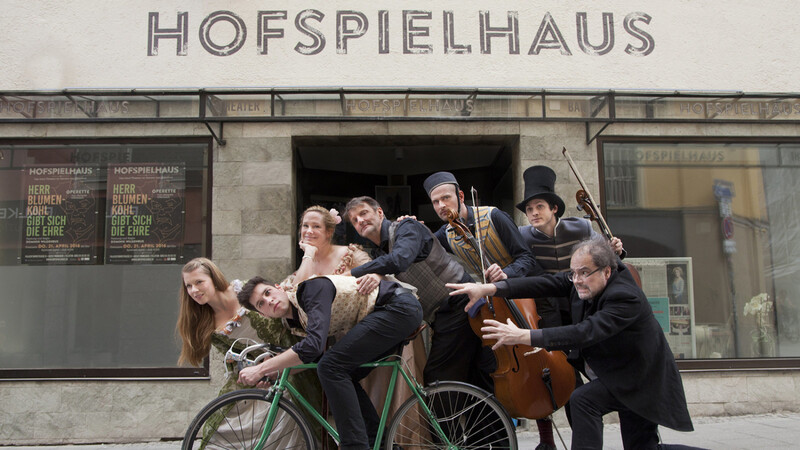 Die Hofspielhaus-Eigenproduktion "Herr Blumenkohl gibt sich die Ehre" wurde mit dem Operetten-Frosch von BR Klassik ausgezeichnet.