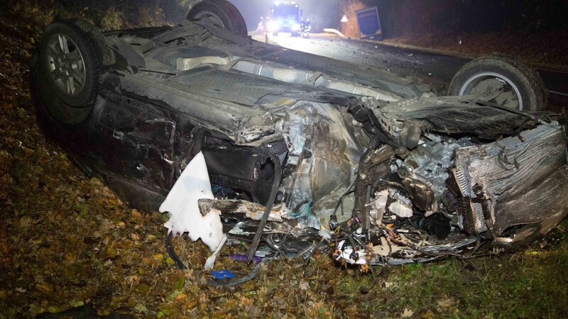 Die 22-jährige Autofahrerin wurde bei dem Unfall schwer verletzt. (Foto: FD)