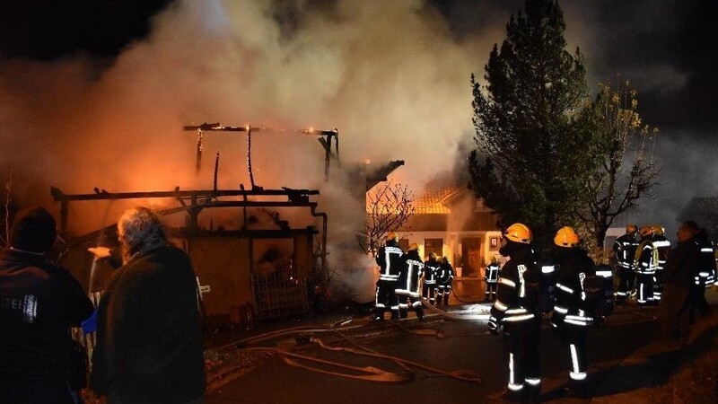 Ein Großbrand beschäftigte am Sonntagabend die Einsatzkräfte im Landkreis Freyung-Grafenau.