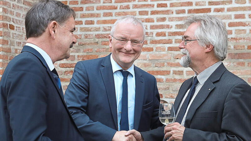 Standen bis dato immer voll und ganz hinter dem Landshuter Museumsdirektor Franz Niehoff (rechts): Hauptamtsleiter Andreas Bohmeyer (links) und Oberbürgermeister Alexander Putz.