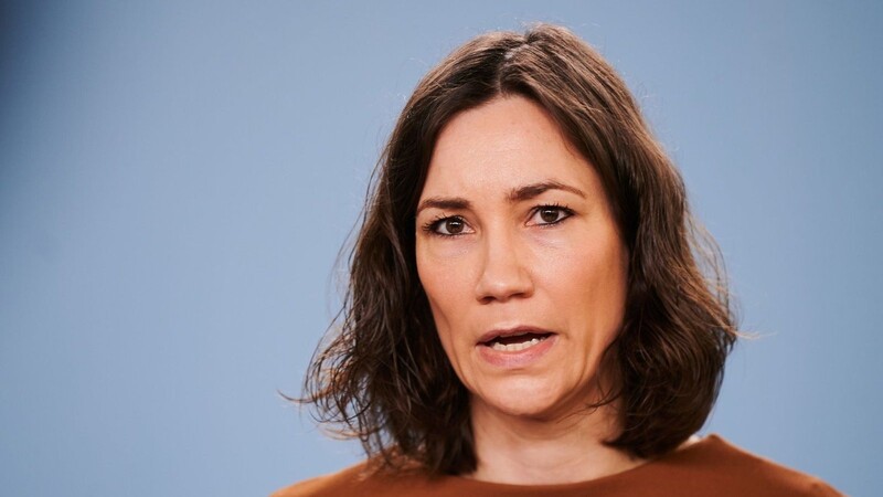 Bundesministerin Anne Spiegel (Bündnis 90/die Grünen) bei ihrem kurzfristig einberufenen Statement vor der Presse.