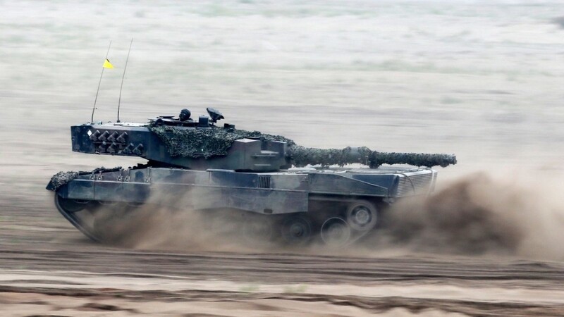 Die Bundesregierung hat noch keine Entscheidung über die Lieferung von Leopard-2-Kampfpanzern getroffen.